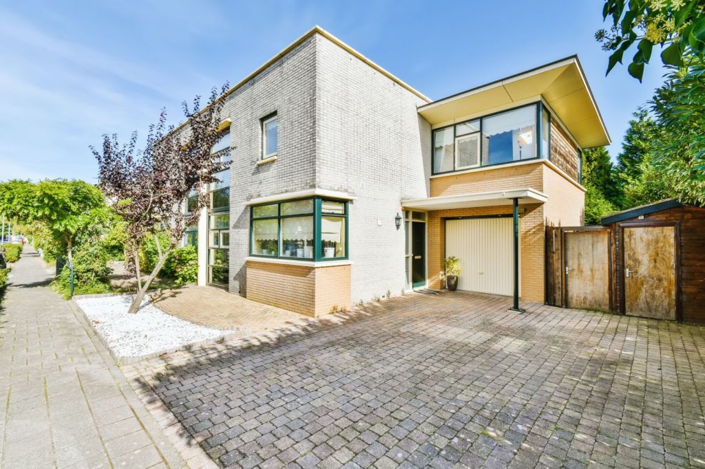 10 Best Exterior Designs for 2-Story Building — Futurist&nbsp;Architecture